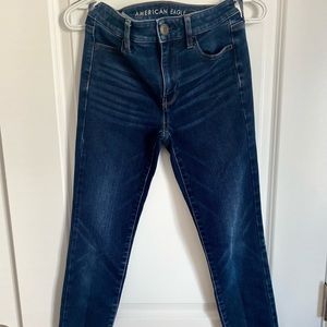 American Eagle women’s skinny jeans